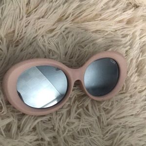 QUAY PINK OVAL ROUND SUNGLASSES